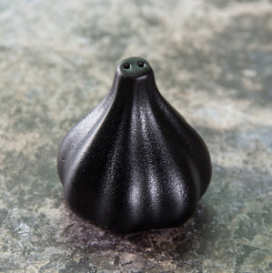 Creative Pumpkin Black Ceramic Pepper Shaker Seasoning Pepper Bottle Salt Shaker Spice Jar Spice Container For Kitchen Tools