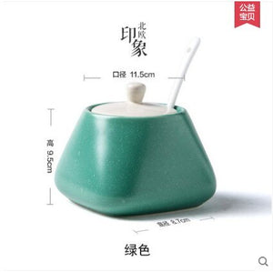 2017 fashion Creative Ceramics Storage Container with Cover and Spoon Salt Seasoning Oil Sugar Creamer Pots